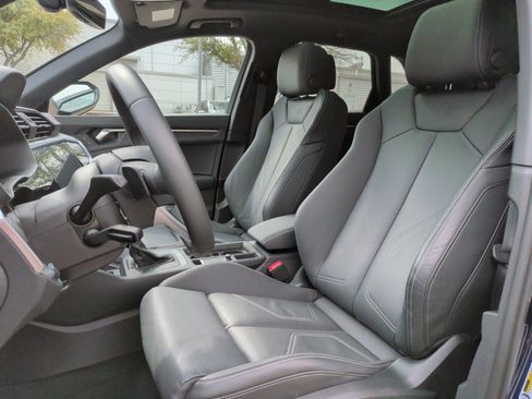 Certified 2025 Audi Q3 2.0T Premium w/ Convenience Package image 16