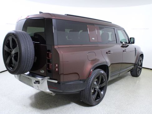 Used 2023 Land Rover Defender 130 S image 7