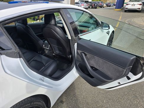 Used 2018 Tesla Model 3 Long Range AWD/4WD image 29