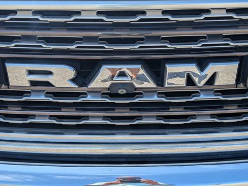 Used 2019 RAM 1500 Limited AWD/4WD image 3