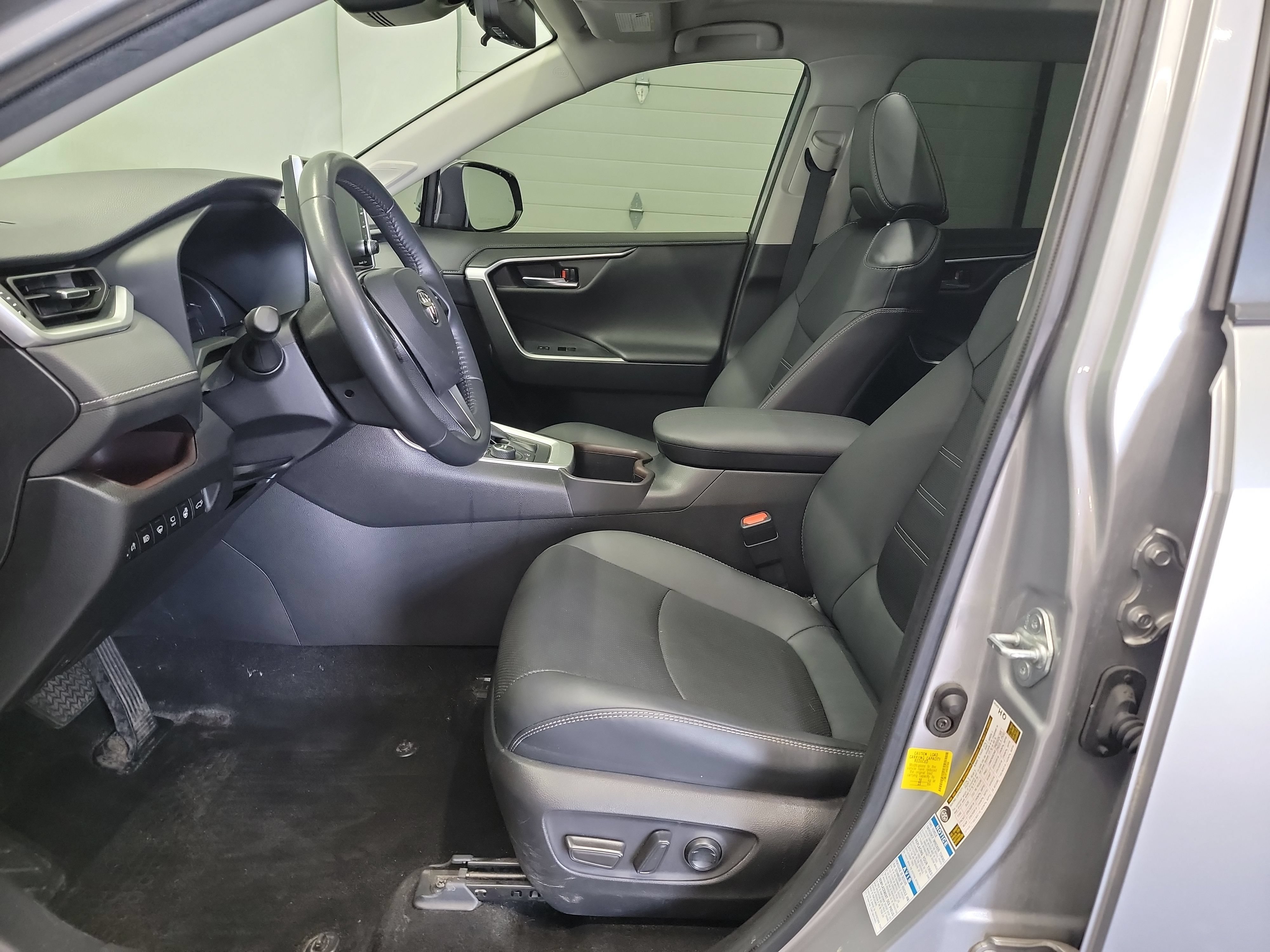 Used 2022 Toyota RAV4 Limited AWD/4WD image 12