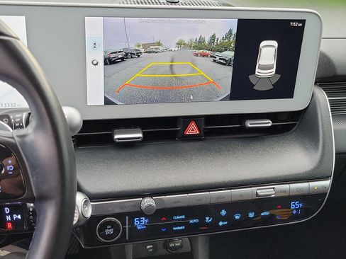 Certified 2024 Hyundai Ioniq 5 SE image 13