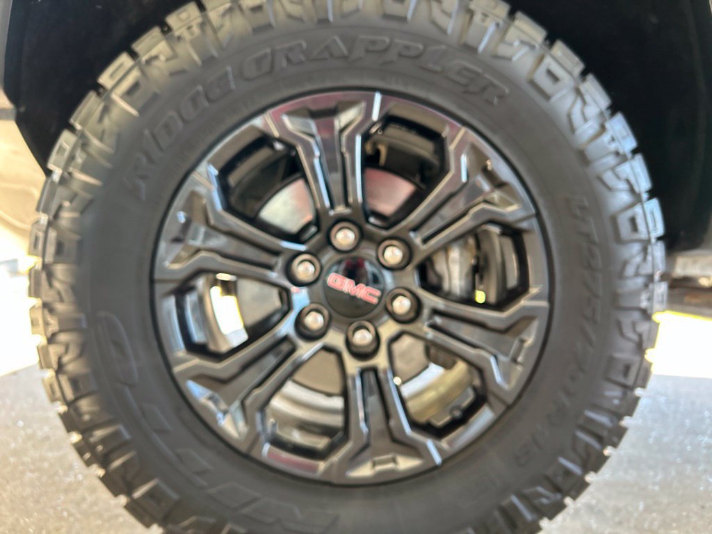 Used 2025 GMC Canyon Elevation w/ Convenience Package AWD/4WD image 25