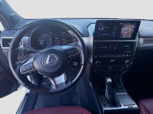 Used 2023 Lexus GX 460 Premium w/ Accessory Package AWD/4WD image 8