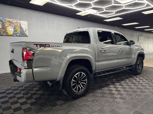 Used 2020 Toyota Tacoma TRD Sport w/ Technology Package image 15