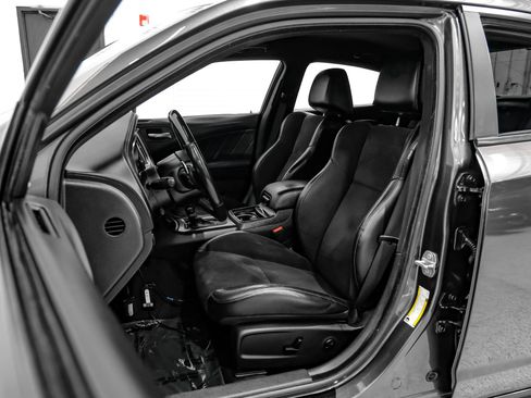 Used 2020 Dodge Charger R/T w/ Plus Group RWD image 41
