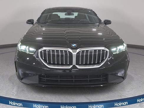 Used 2026 BMW 530i w/ Convenience Package RWD image 3
