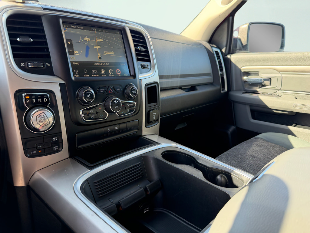 Used 2017 RAM 1500 Classic SLT w/ Luxury Group AWD/4WD image 24