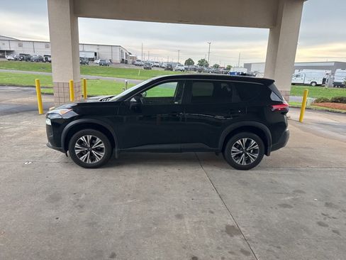 Used 2022 Nissan Rogue SV FWD image 9