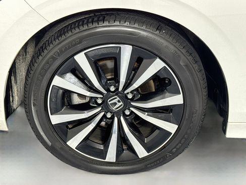 Certified 2024 Honda Civic EX image 30
