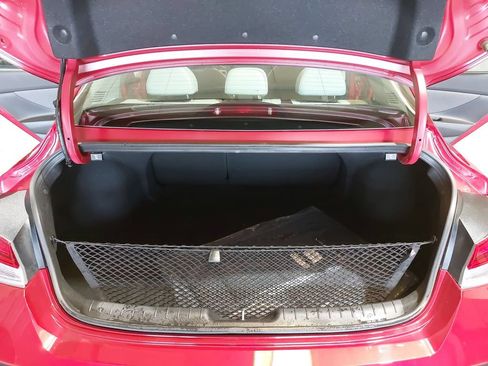 Certified 2025 Hyundai Elantra Limited FWD image 13