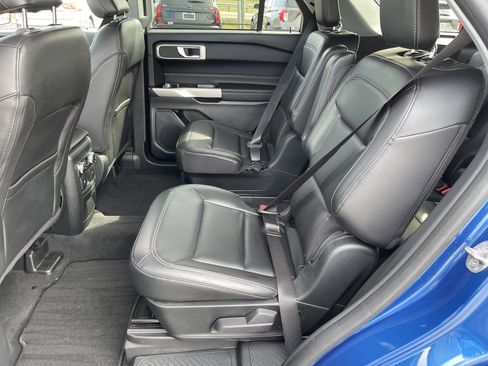 Used 2022 Ford Explorer XLT w/ Equipment Group 202A image 32