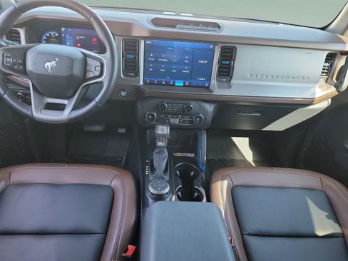 Used 2023 Ford Bronco Outer Banks AWD/4WD image 9