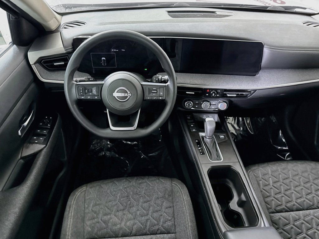 Certified 2025 Nissan Kicks SV AWD/4WD image 4