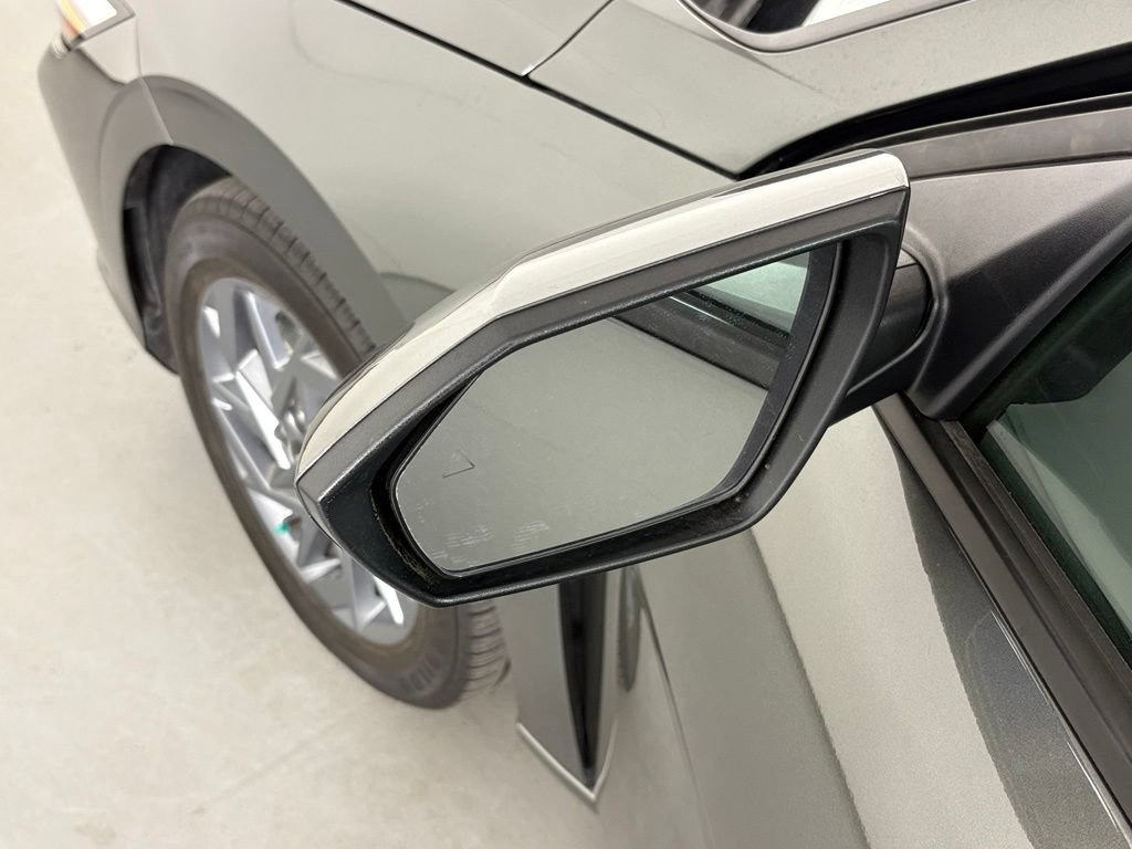 Used 2024 Hyundai Elantra SEL FWD image 13