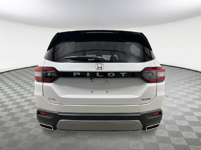 New 2026 Honda Pilot Touring image 5