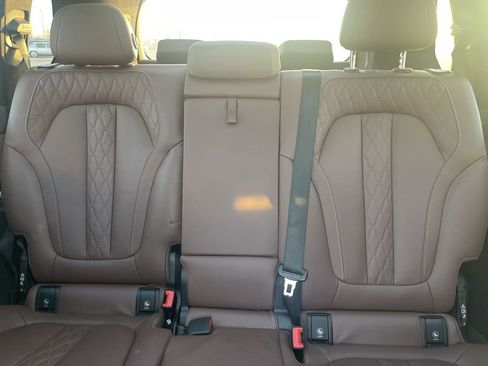 Used 2023 BMW X7 M60i image 37