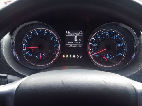 Used 2011 Chrysler Town & Country Touring FWD image 9