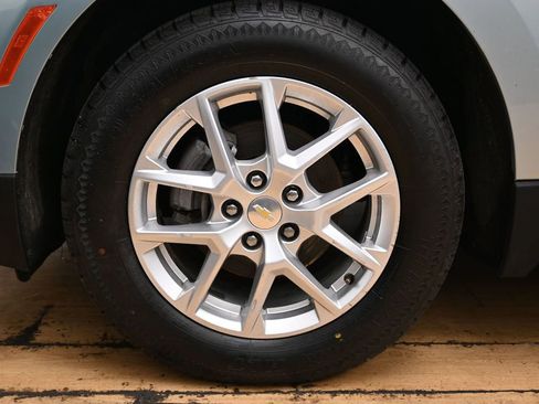 Used 2022 Chevrolet Equinox LT AWD/4WD image 11