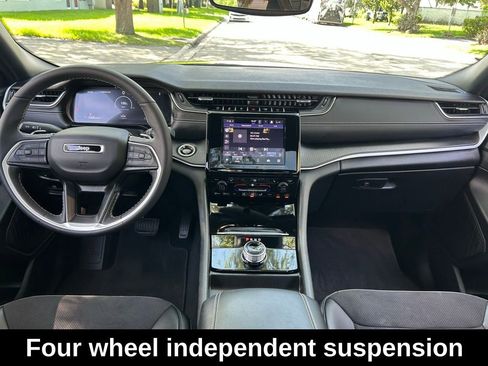 Certified 2024 Jeep Grand Cherokee Altitude image 13