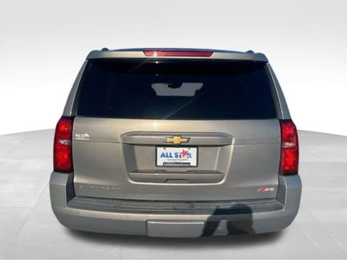 Used 2017 Chevrolet Suburban LT image 8