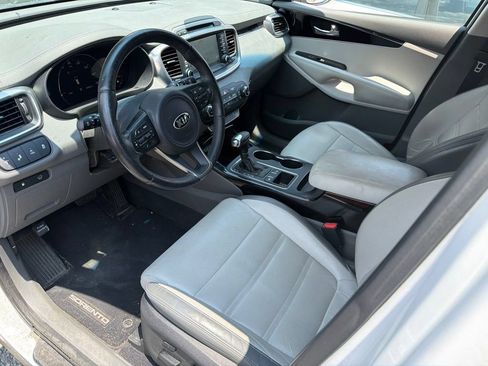 Used 2016 Kia Sorento SX FWD image 9