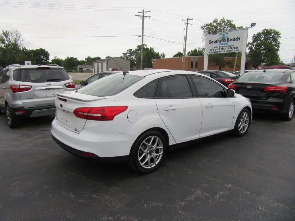 Used 2015 Ford Focus SE w/ Equipment Group 201A FWD image 3