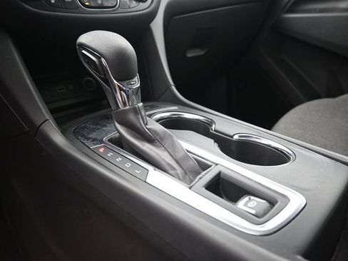 Used 2024 Chevrolet Equinox LT FWD image 25