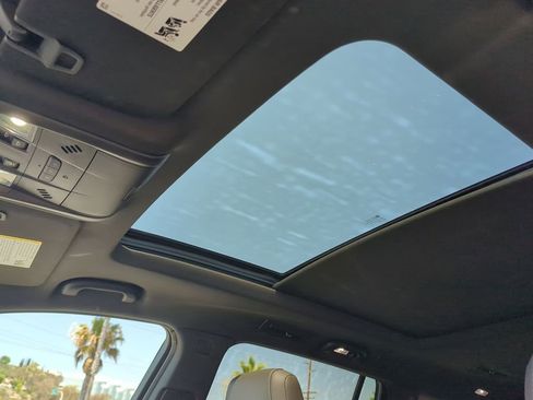 Used 2025 Cadillac XT6 Luxury image 7