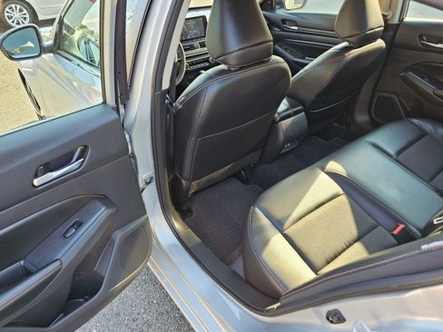 Used 2022 Nissan Altima 2.5 SR image 9