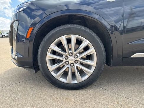 Used 2022 Cadillac XT6 Premium Luxury w/ Technology Package AWD/4WD image 12