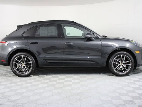 Certified 2025 Porsche Macan image 8