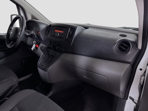 Used 2014 Nissan NV200 SV w/ Exterior Appearance Package image 28