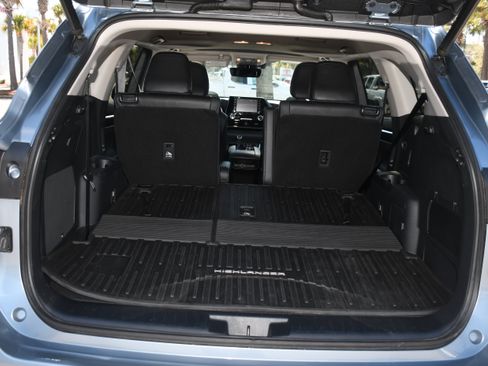 Used 2020 Toyota Highlander Limited image 19