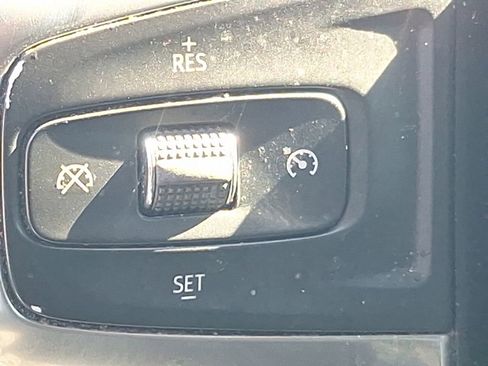 Used 2020 Chevrolet Blazer LT image 15