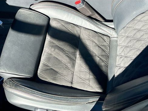 Used 2023 Nissan Maxima SR w/ Sport Mat Group FWD image 19