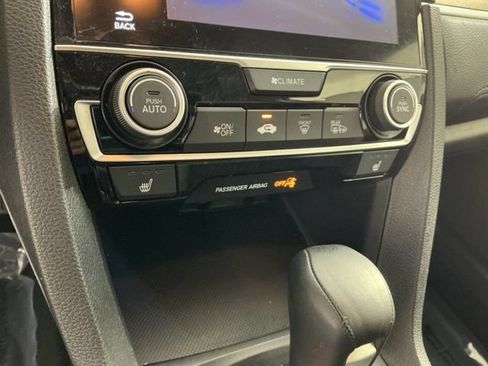 Used 2018 Honda Civic Touring image 30