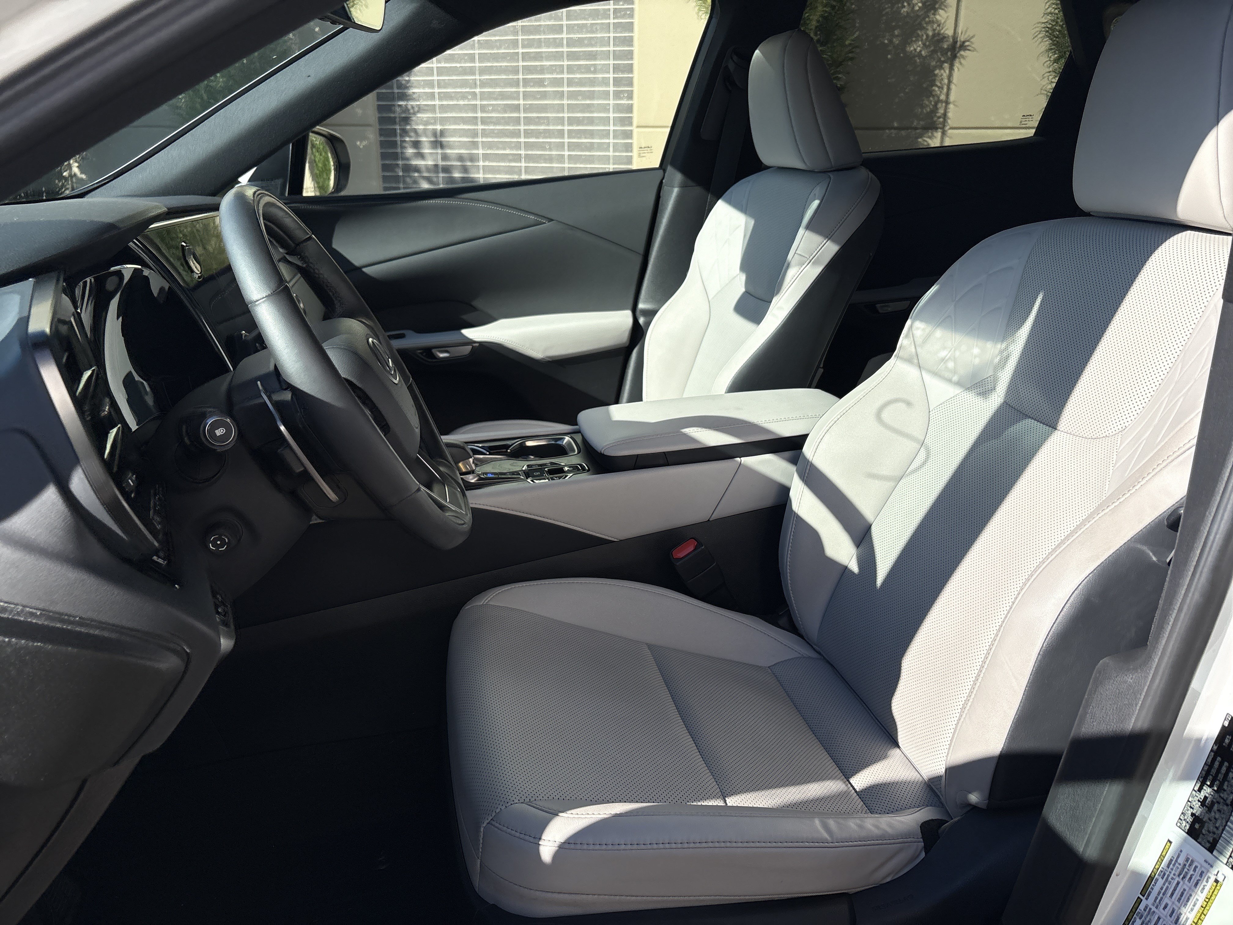 Used 2023 Lexus RX 350 Premium w/ Accessory Package AWD/4WD image 16