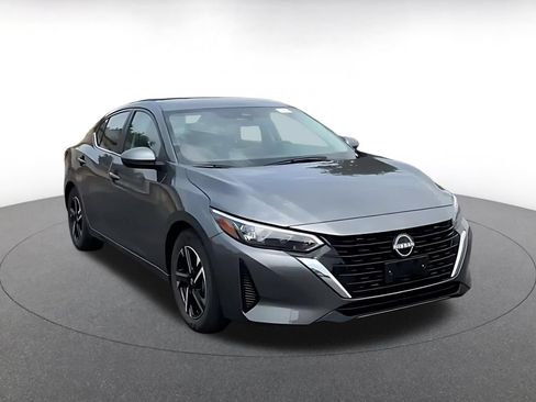 Used 2025 Nissan Sentra SV FWD image 3