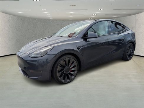 Used 2022 Tesla Model Y Performance image 7