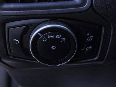 Used 2016 Ford Focus SE image 13