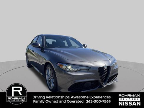 Used 2023 Alfa Romeo Giulia Sprint RWD image 3
