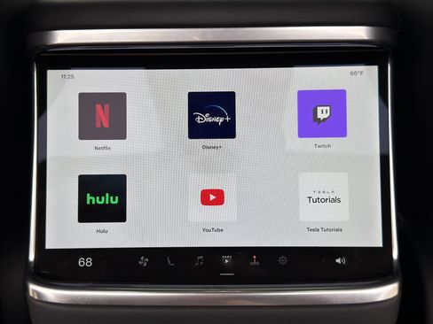 Used 2023 Tesla Model X image 40