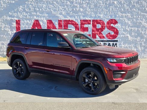 New 2025 Jeep Grand Cherokee Altitude image 1