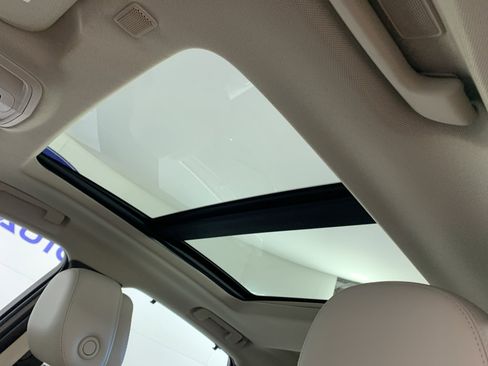Used 2013 Cadillac XTS Premium FWD image 30