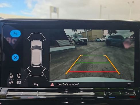 Used 2025 Volkswagen Atlas Cross Sport SE image 20