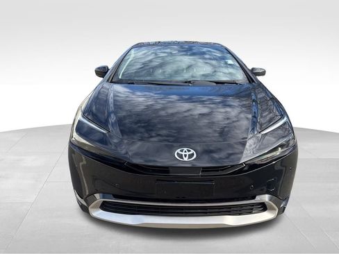 Used 2023 Toyota Prius Prime Premium image 2