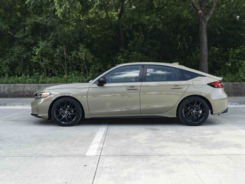Used 2025 Honda Civic Sport image 6
