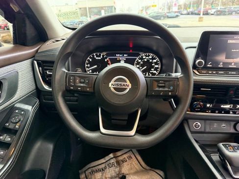 Used 2021 Nissan Rogue SV image 14