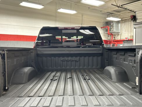 Used 2022 GMC Sierra 2500 AT4 w/ AT4 Premium Plus Package AWD/4WD image 34